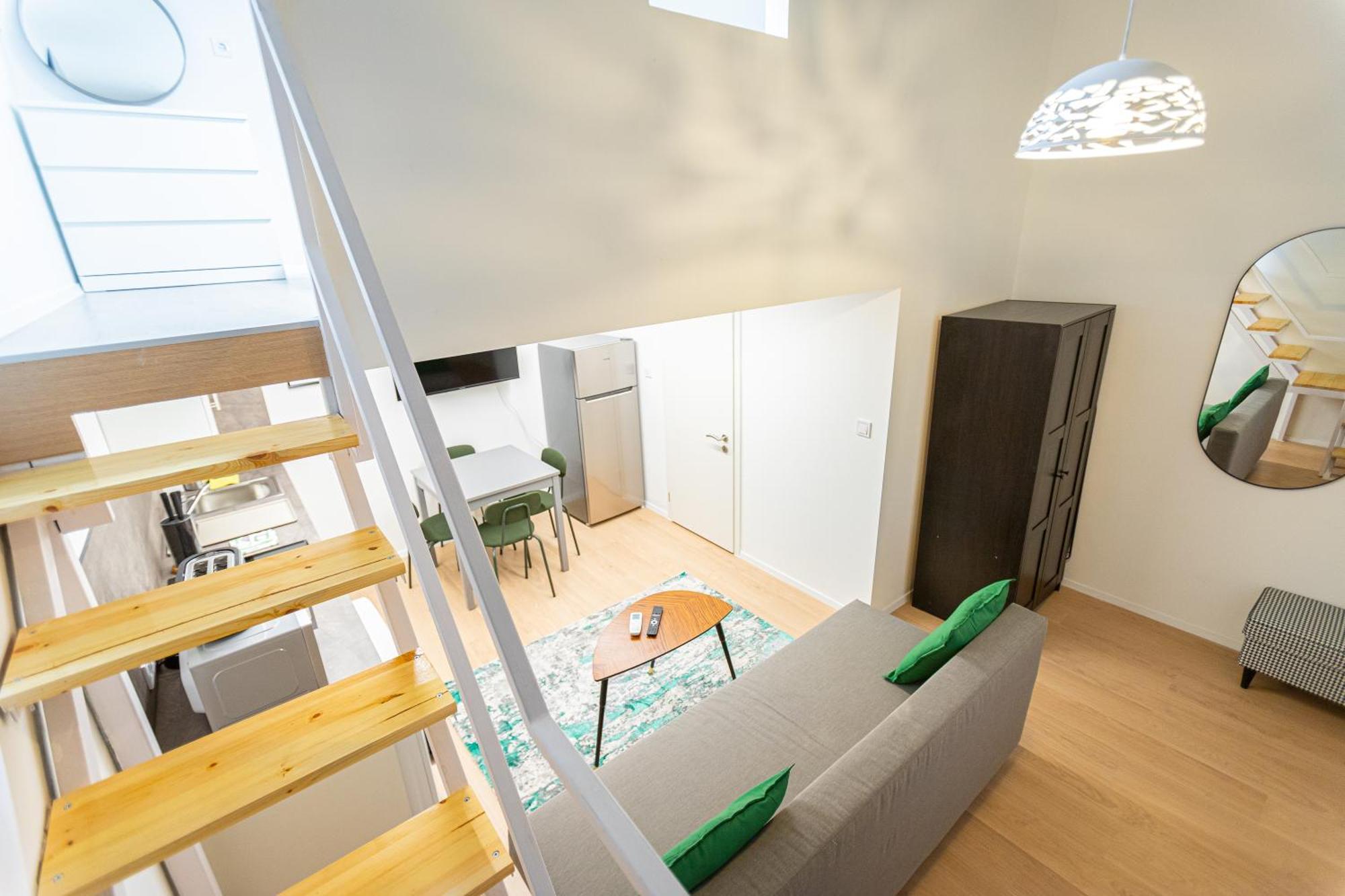 Cute Gallery Flat In Budapest, Summer Apartment