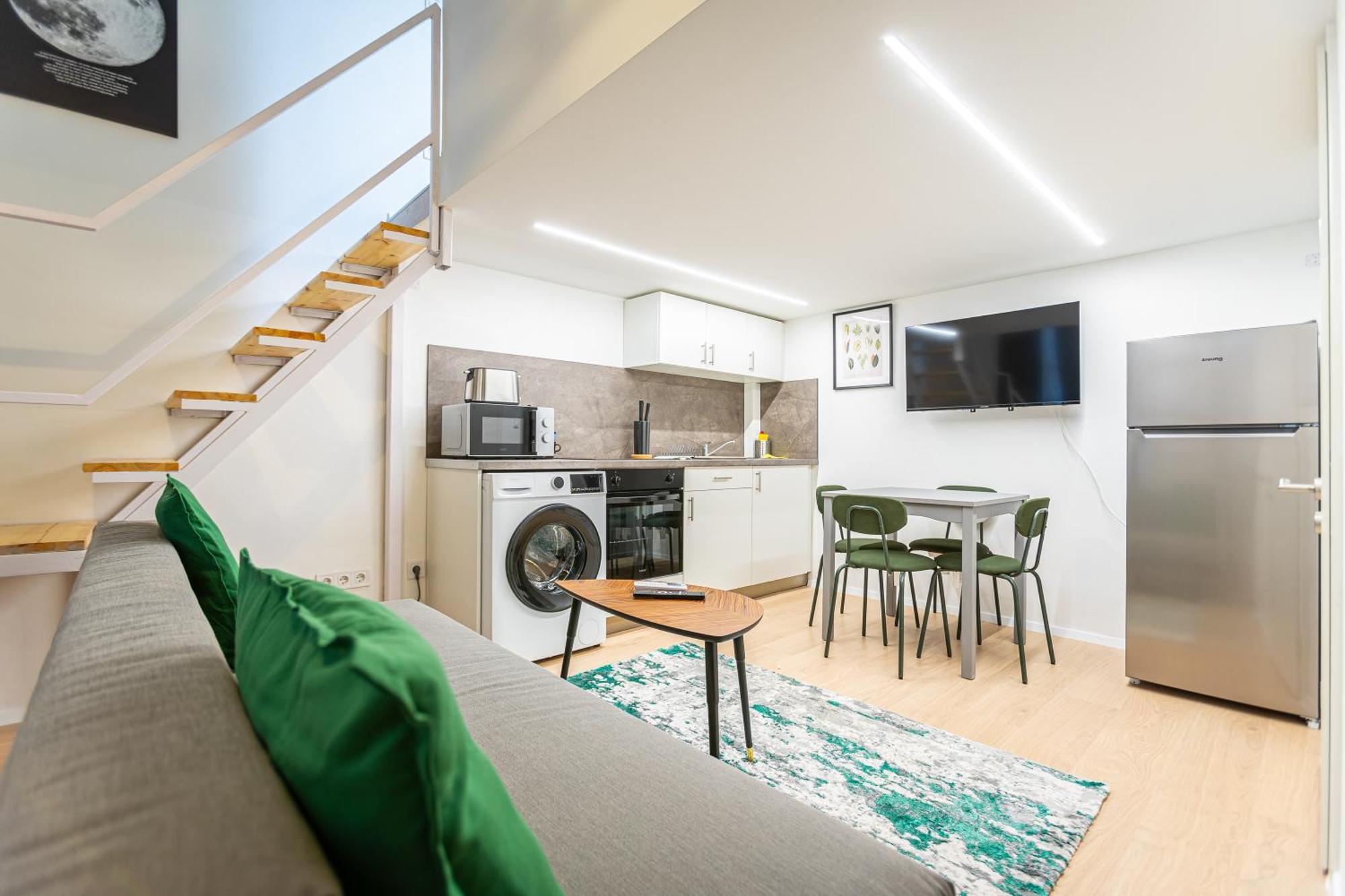 Cute Gallery Flat In Budapest, Summer Apartment *